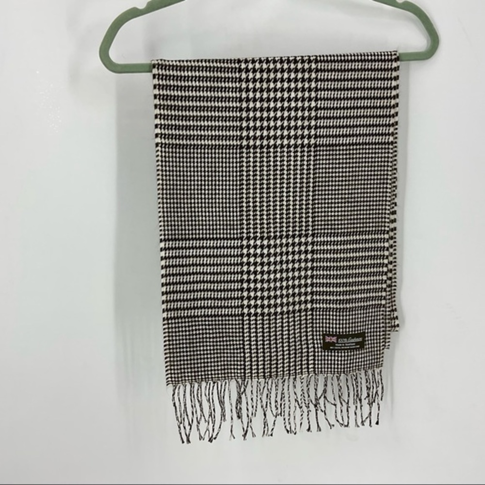 100% cashmere made in Scotland hounds tooth print fringe scarf